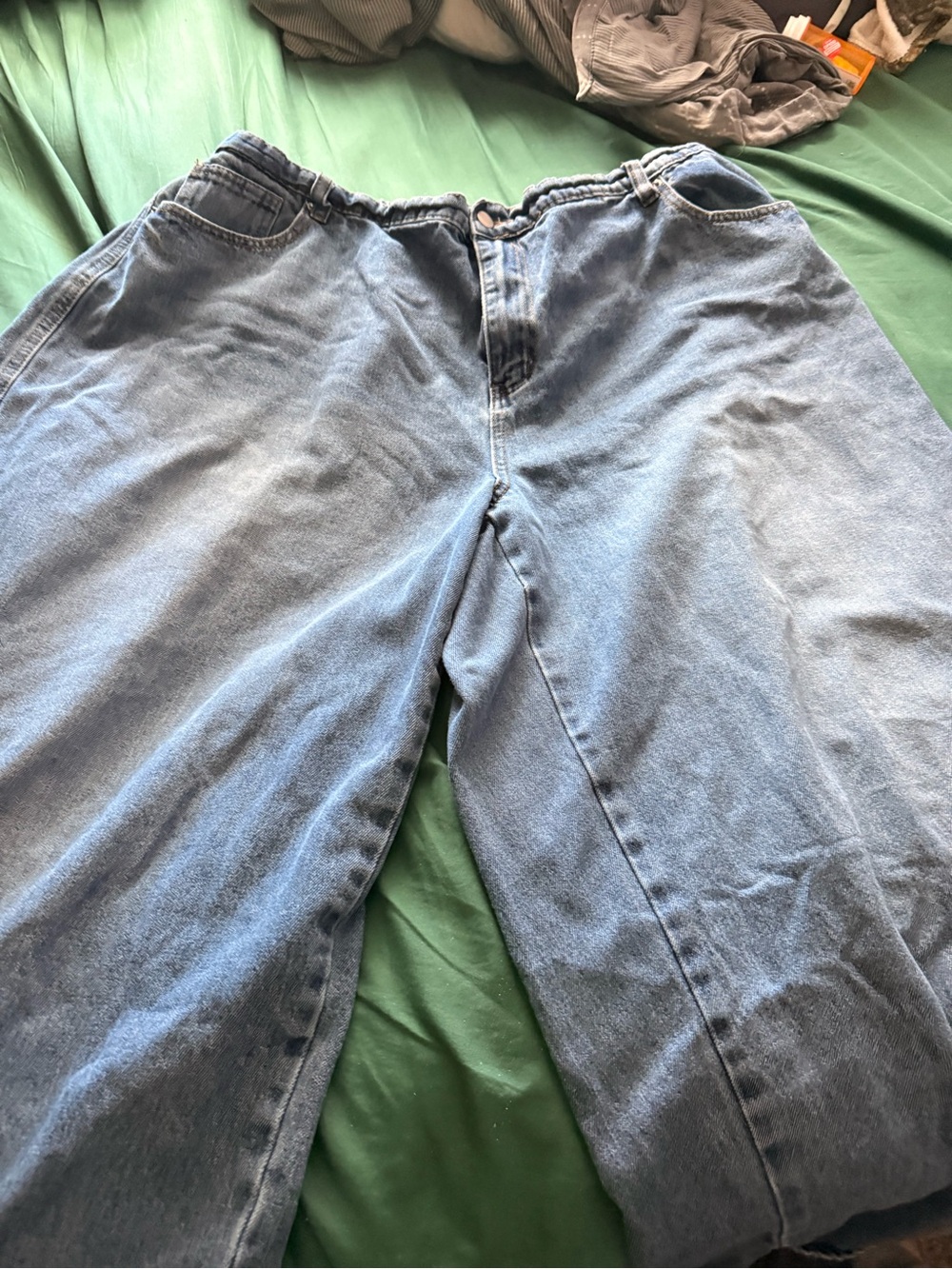 Relaxed Fit womens Jeans in Light Blue Wash